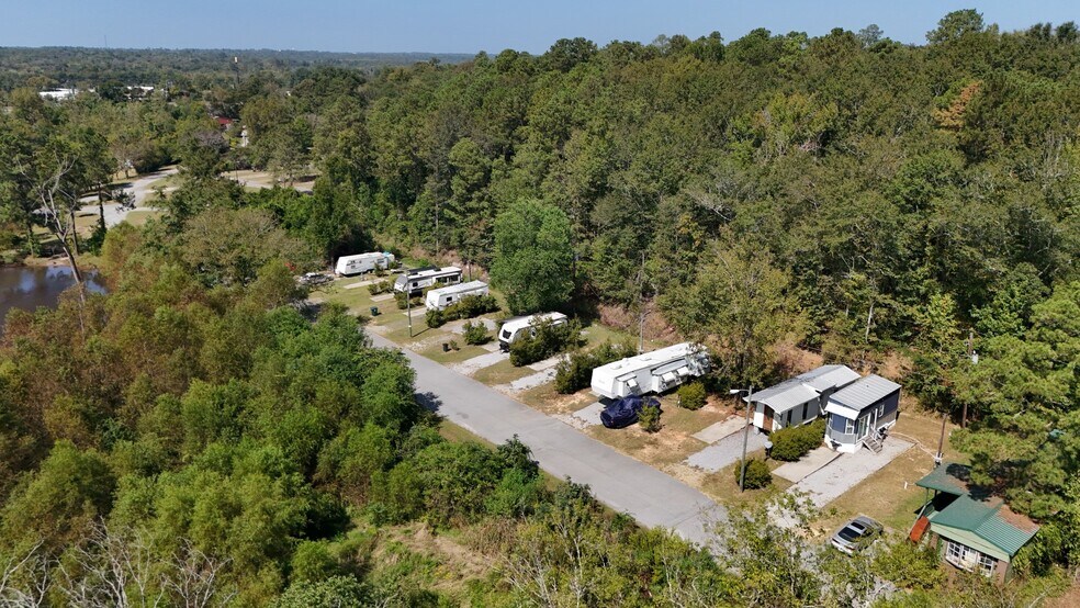 More Photos Of 114 Trailer Park Dr, Macon-Bibb Manufactured Housing Mobile Home Park For Sale
