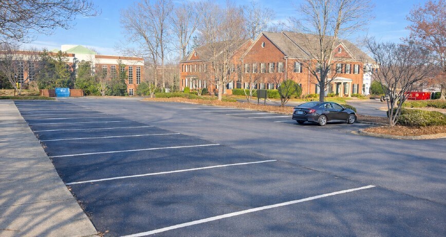 More Photos Of 6813 Fairview Rd, Charlotte Medical For Lease