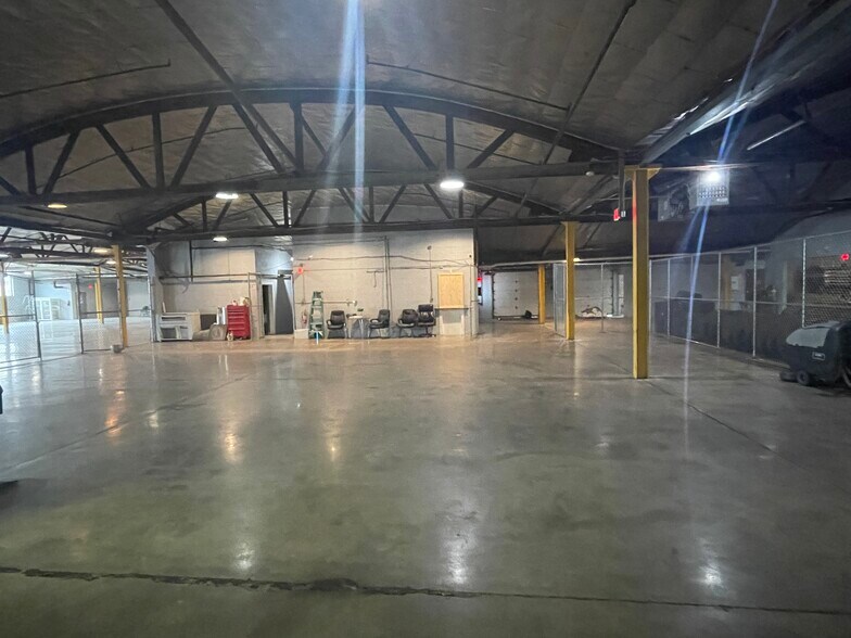 More Photos Of 2625 Gardner Rd, Broadview Warehouse For Lease