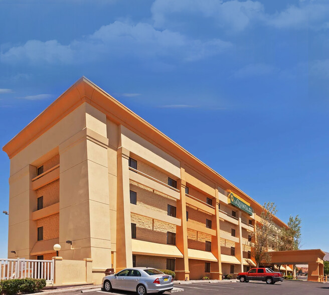 Primary Photo Of 7620 N Mesa St, El Paso Hotel For Sale