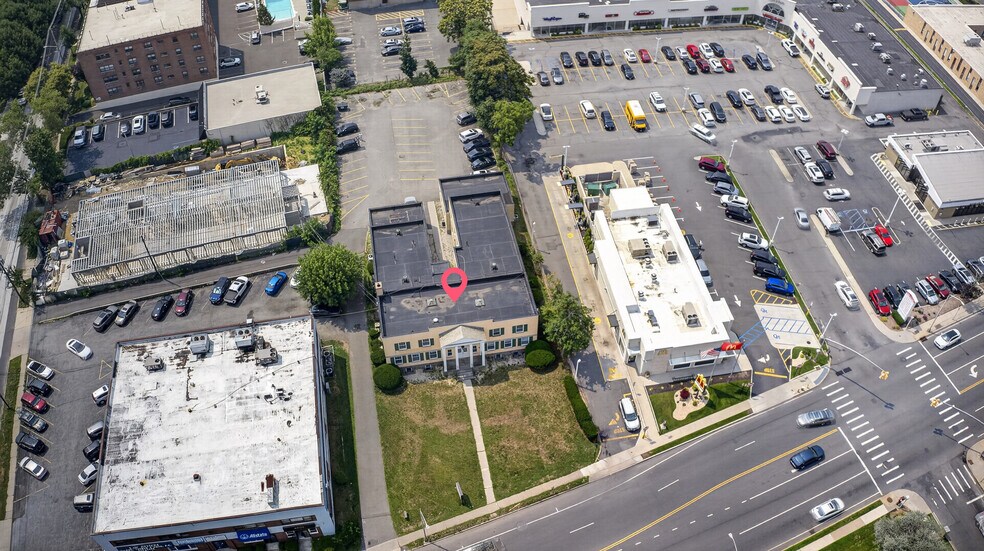 More Photos Of 155 W Merrick Rd, Freeport Medical For Lease