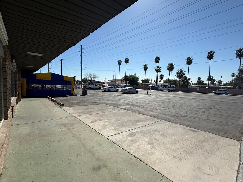 More Photos Of 5138 W Camelback Rd, Glendale Freestanding For Lease