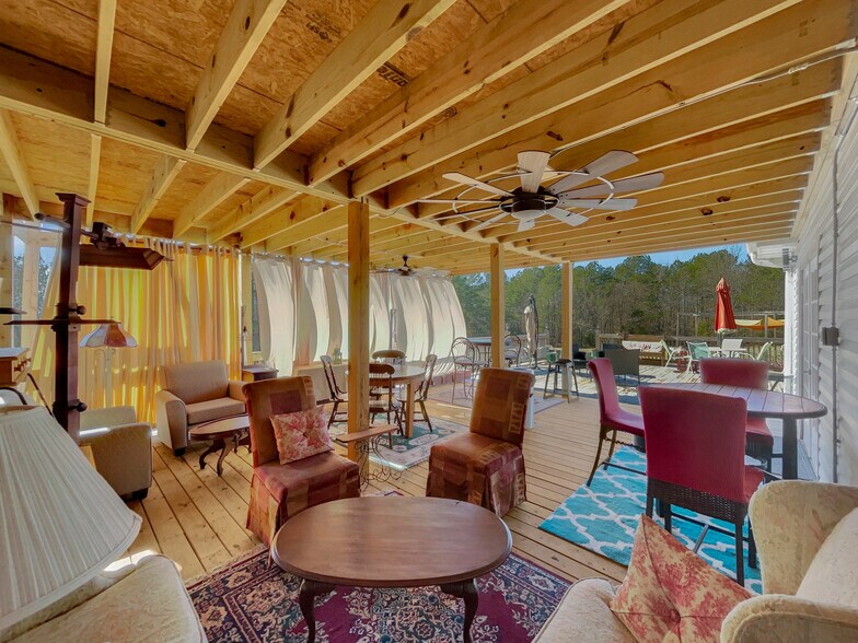 More Photos Of 9 Callaway Dr, Crawford Restaurant For Sale