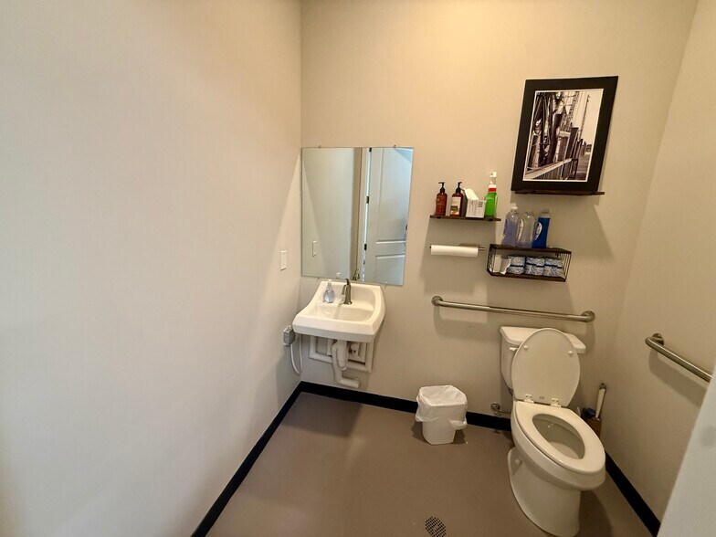 More Photos Of 220 N 2nd St, Fernandina Beach Office For Lease