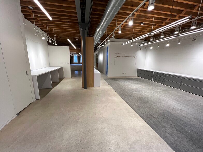 More Photos Of 108-110 W Kinzie St, Chicago Office Residential For Sale