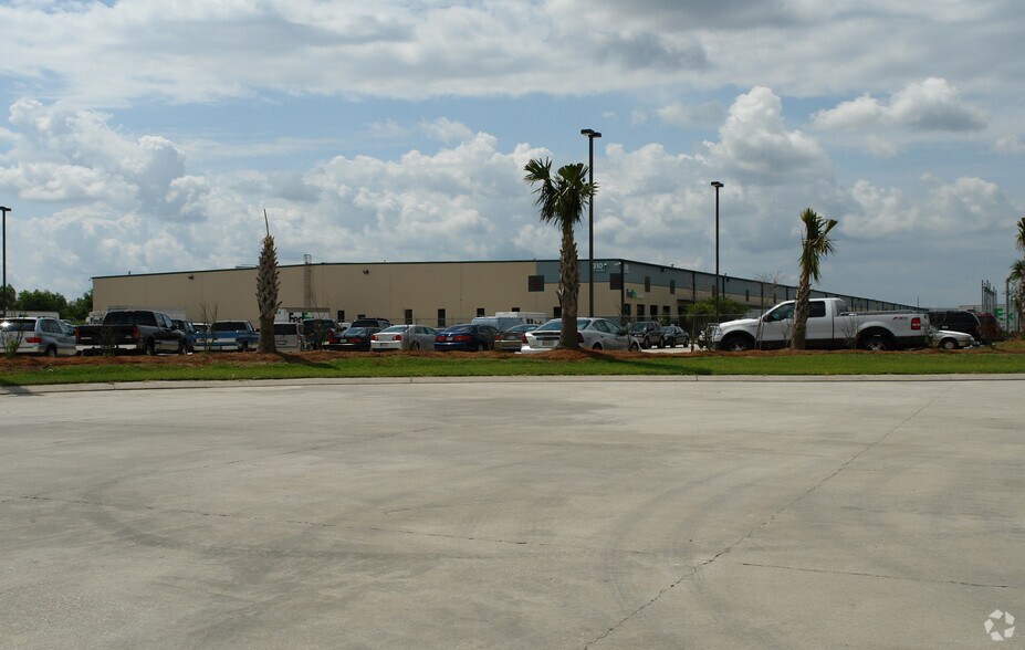 More Photos Of 310 James Dr E, Saint Rose Distribution For Lease