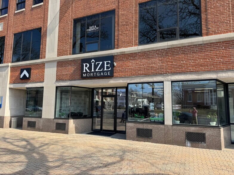 More Photos Of 8-12 N Main St, West Hartford Medical For Lease