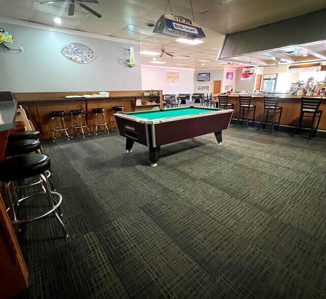 More Photos Of 1004 Main St, Manson General Retail For Sale