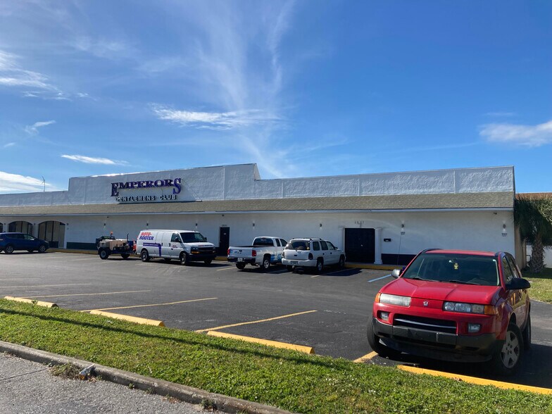 More Photos Of 2851 US Highway 19, Holiday Bar For Sale