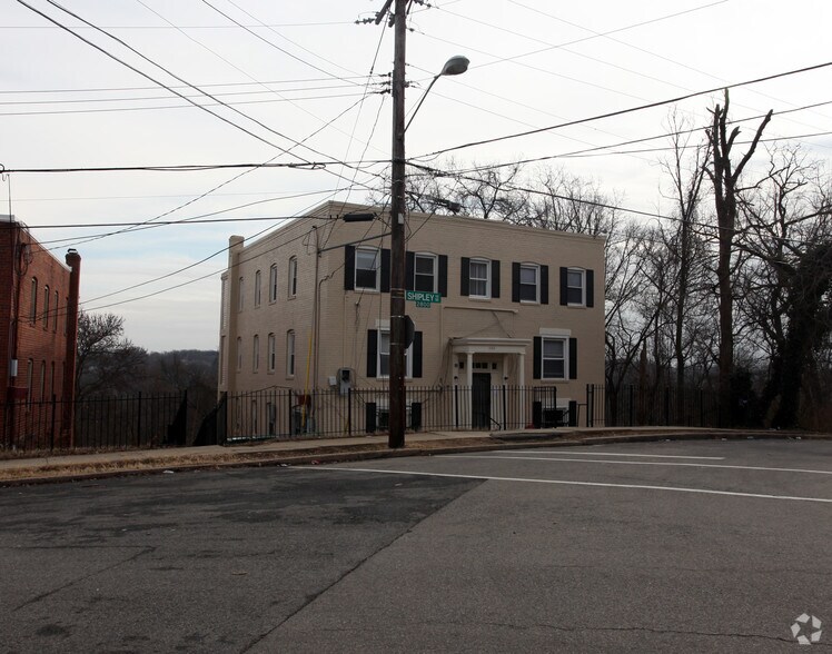 More Photos Of 3162 Buena Vista Ter SE, Washington Apartments For Sale