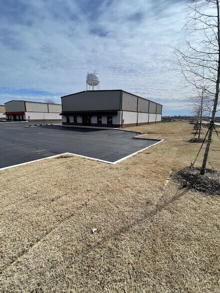 More Photos Of 10017 Vista Cv, Olive Branch Industrial For Lease