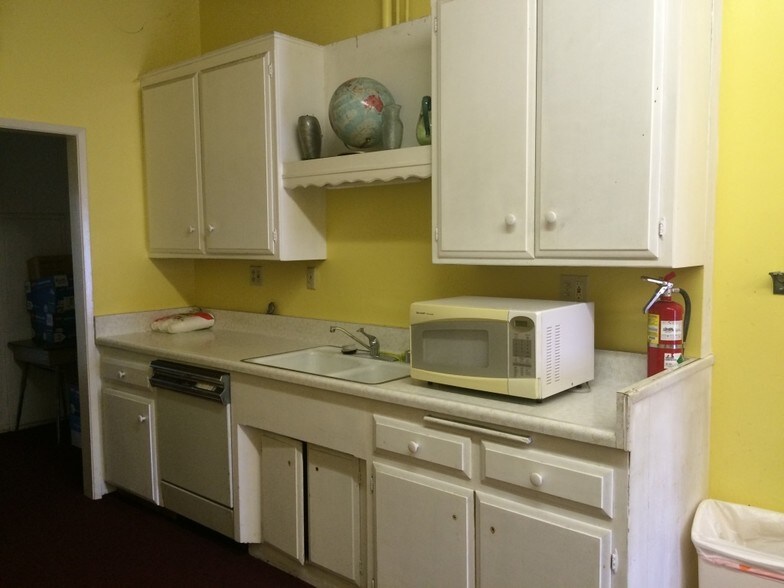 More Photos Of 12065 Paramount Blvd, Downey Storefront For Lease