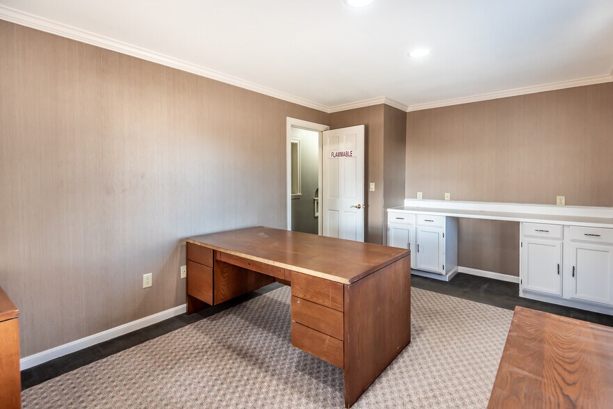 More Photos Of 3386 N State Route 123, Lebanon Office For Sale