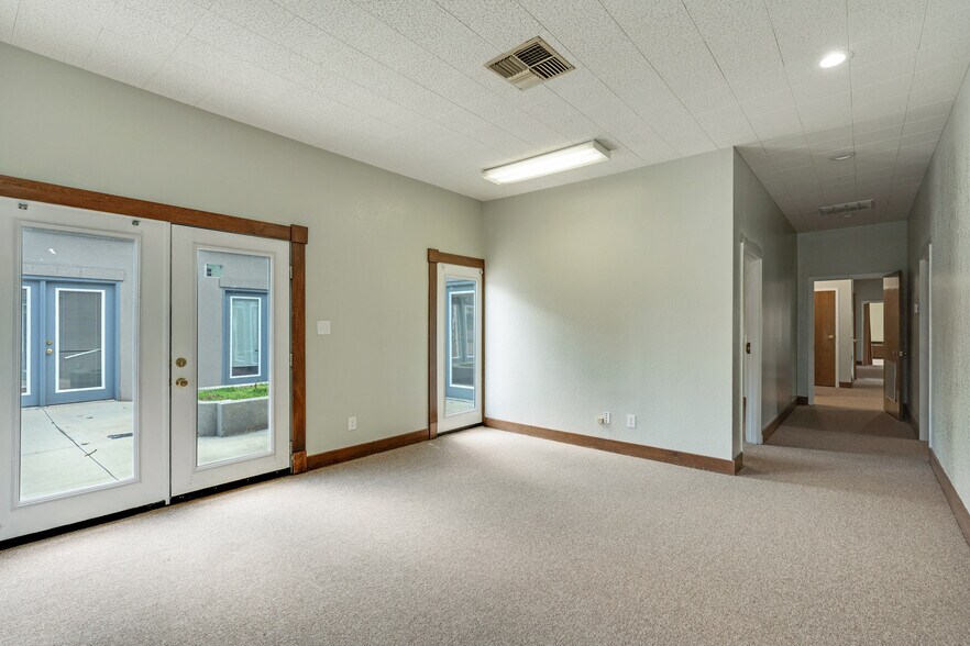 More Photos Of 1501 Brook Ave, Wichita Falls Medical For Sale