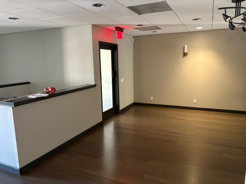 More Photos Of 1210-1214 E Green St, Pasadena Office For Lease