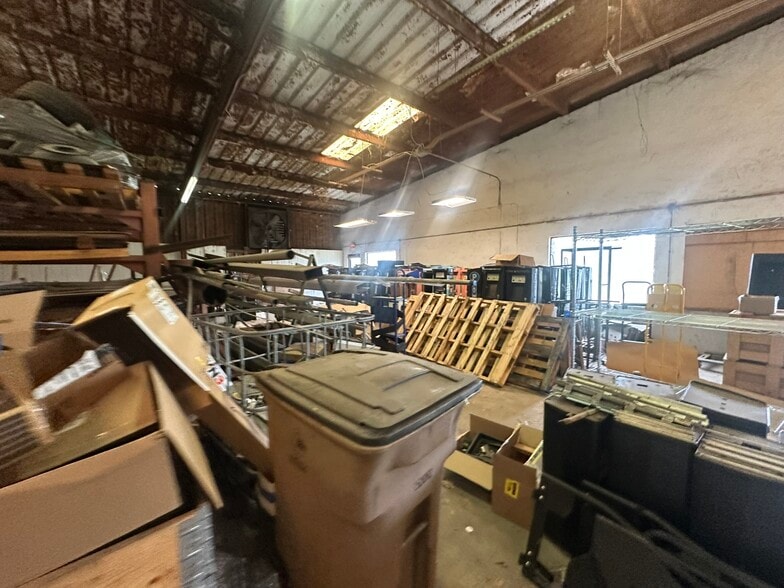 More Photos Of 18409 US Hwy 301, Dade City Warehouse For Sale