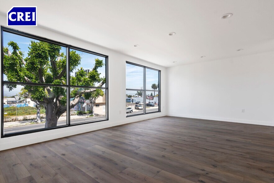 More Photos Of 2710 W Florence Ave, Los Angeles Freestanding For Lease