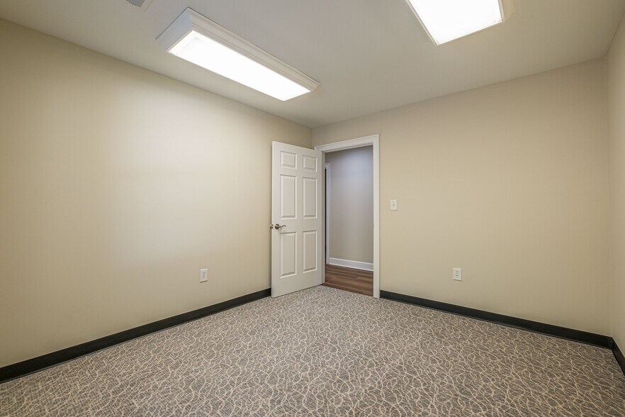 More Photos Of 131 Lee Byrd Rd, Loganville Office For Sale