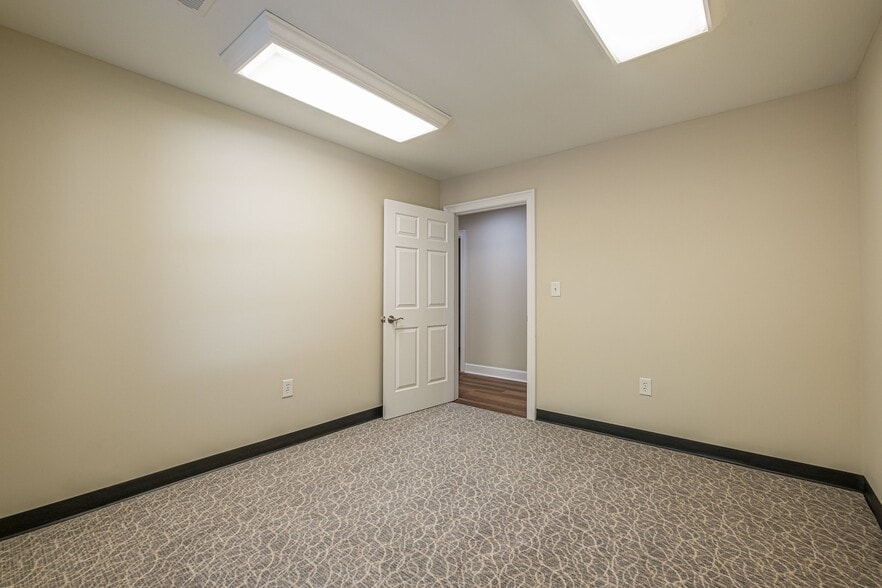 More Photos Of 131 Lee Byrd Rd, Loganville Office For Sale