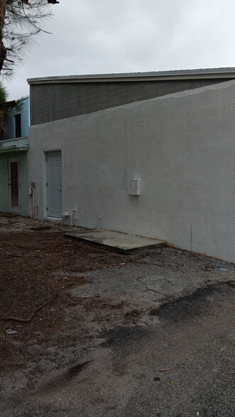 More Photos Of 822 SE 8th Ave, Deerfield Beach Storefront Retail Office For Sale