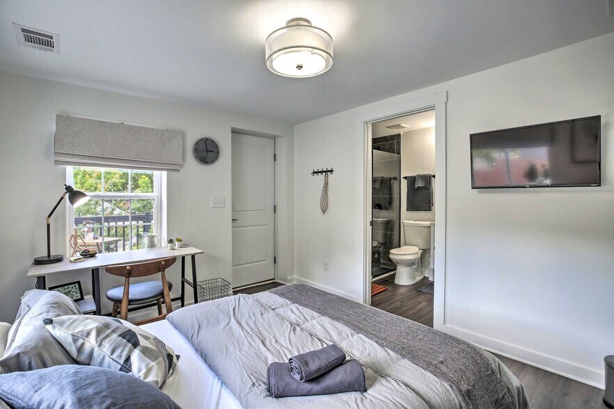 More Photos Of 1026 Ashby Grv SW, Atlanta Apartments For Sale