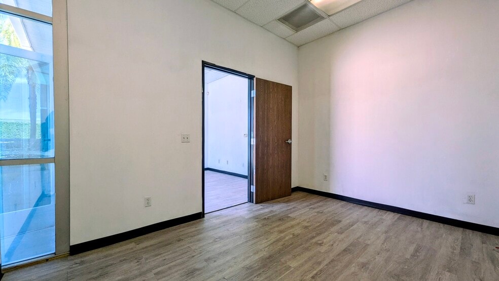 More Photos Of 41705 Elm St, Murrieta Warehouse For Lease