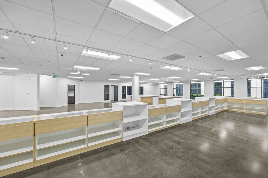 More Photos Of 536 Queensland Cir, Corona Office For Sale