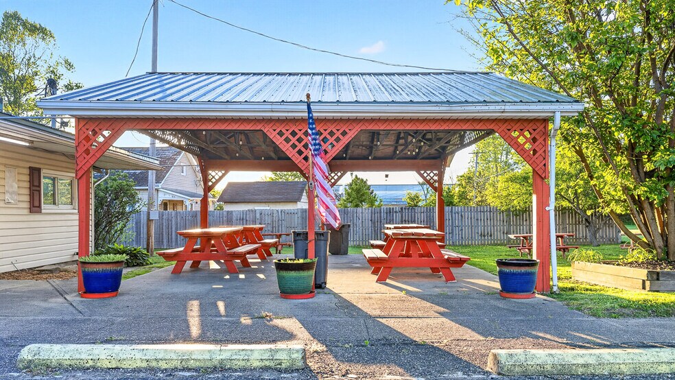 More Photos Of 60200 Southgate Rd, Byesville General Retail For Sale