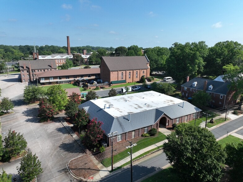 More Photos Of 50 Donnie Ave NW, Concord Specialty For Lease