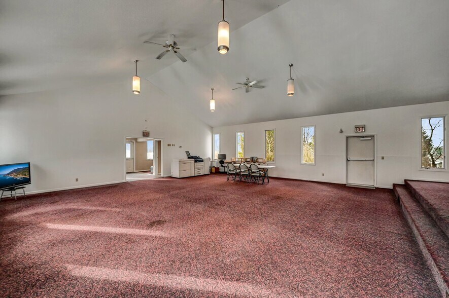 More Photos Of 15924 PA-407 Sr, Fleetville Religious Facility For Lease