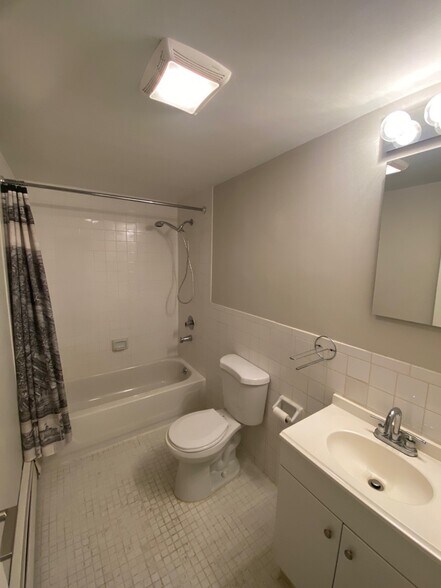 More Photos Of 489 Jersey Ave, Jersey City Storefront Retail Office For Lease