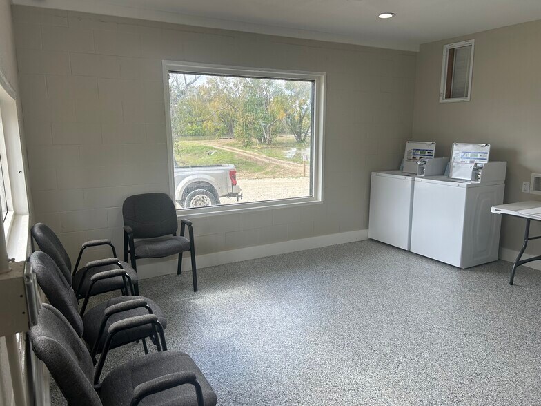 More Photos Of 4326 TX-19, Trinity Marina For Sale