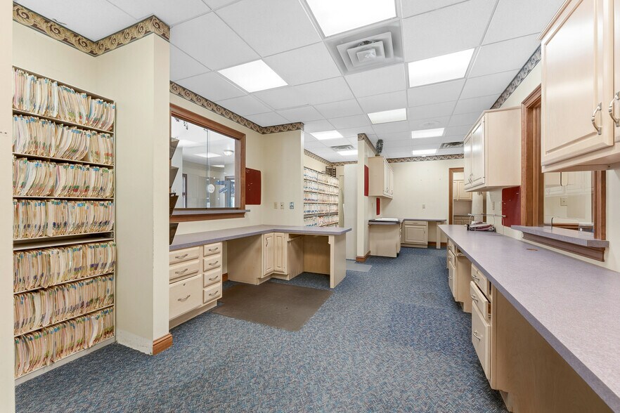 More Photos Of 1703 Locust Ave, Fairmont Medical For Sale