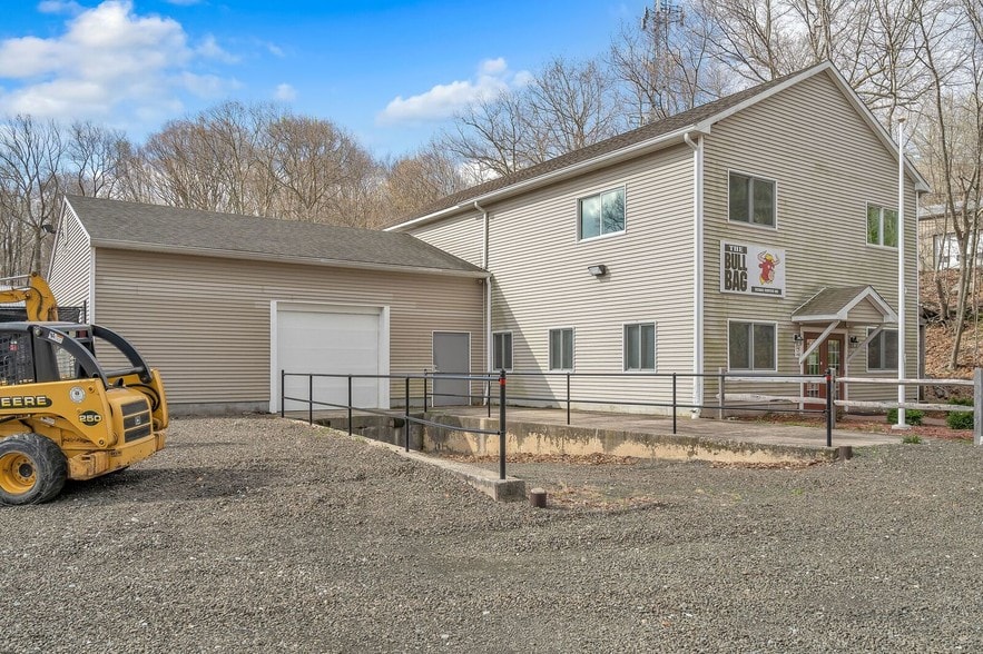 More Photos Of 8 Route 80, Killingworth Warehouse For Lease