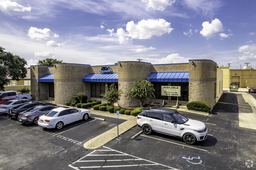 Primary Photo Of 4706 Shavano Oak, San Antonio Showroom For Lease