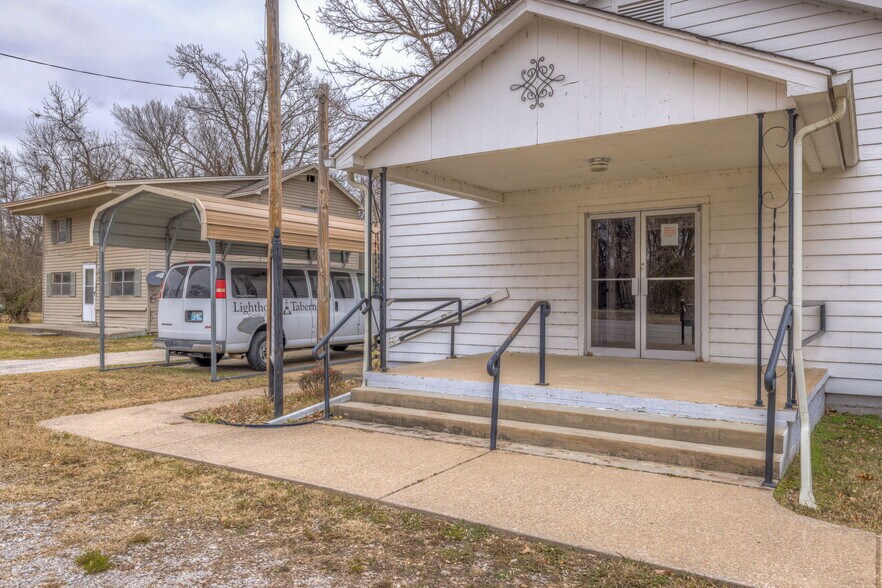 More Photos Of 207 S Bixby St, Coweta Religious Facility For Sale