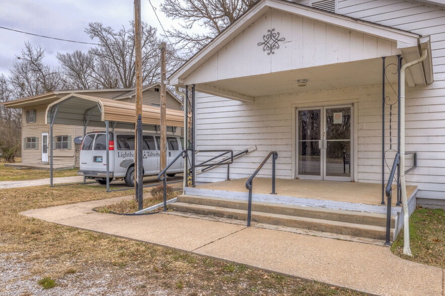 More Photos Of 215 S Bixby St, Coweta Religious Facility For Sale