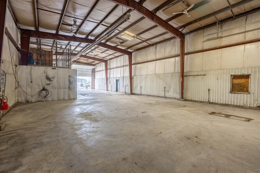 More Photos Of 51001 Range 192 rd, Tofield Industrial For Sale