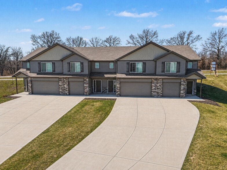 More Photos Of Shale Ct, Grain Valley Apartments For Sale