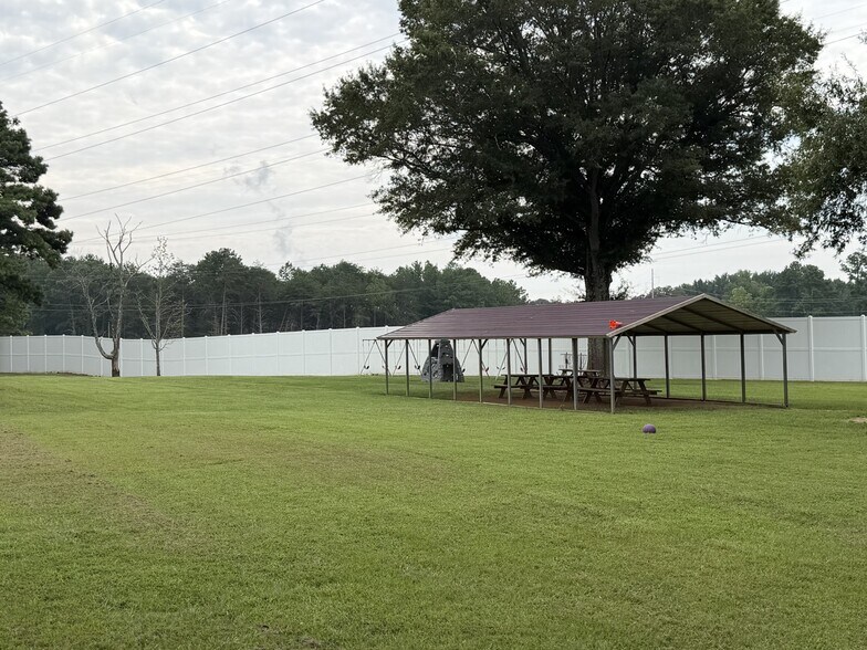 More Photos Of 3168 Hands Mill Hwy, York Specialty For Lease
