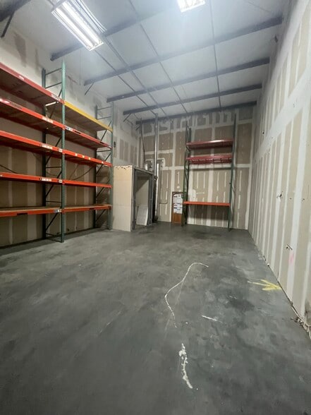 More Photos Of 441 Network Station, Chesapeake Flex For Lease