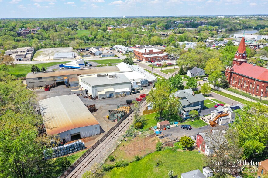 More Photos Of 138 Pierce St, Aurora Warehouse For Sale