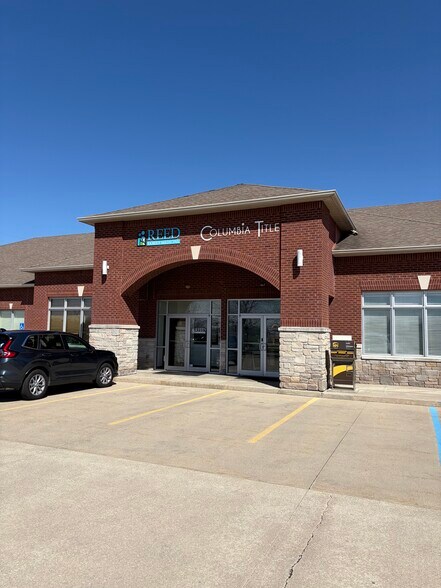 More Photos Of 3930 Mezzanine Dr, Lafayette Medical For Lease