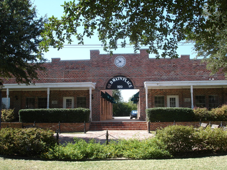 Primary Photo Of 920 S Main St, Grapevine Office For Lease