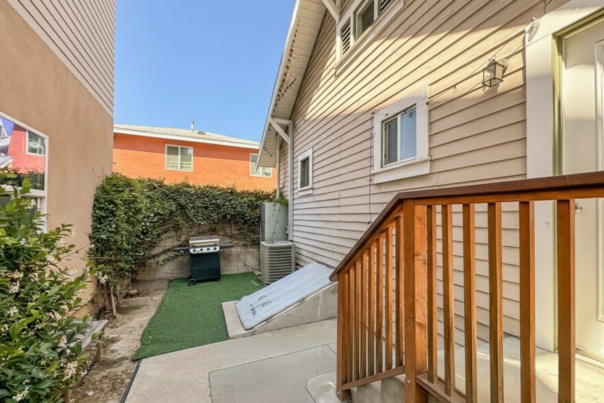 More Photos Of 6178 Aldama St, Los Angeles Apartments For Sale