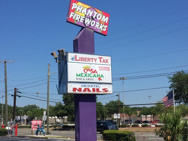 More Photos Of 3642-3684 W Gandy Blvd, Tampa Storefront For Sale