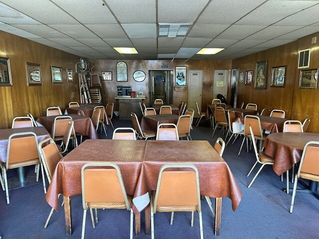 More Photos Of 1617 Milburn Blvd, Mishawaka Bar For Sale