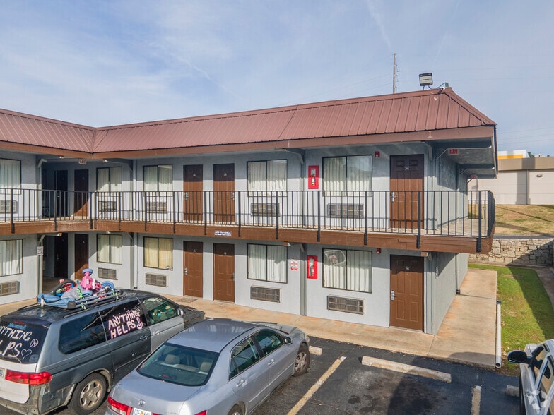 More Photos Of 2682 Windy Hill Rd, Marietta Hotel For Sale