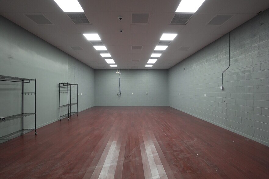 More Photos Of 3375 Aldebaran Ave, Las Vegas Warehouse For Sale