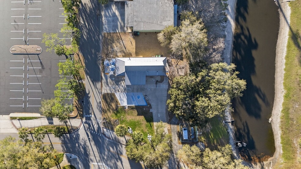 More Photos Of 197 E Church St, Deland Restaurant For Sale